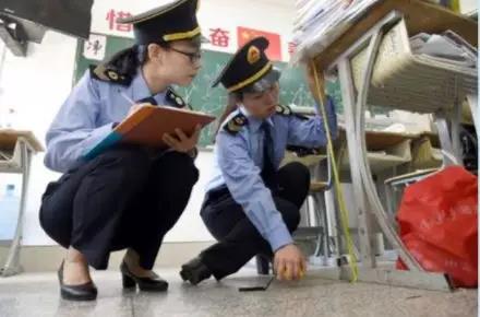 課桌椅正確坐姿，對(duì)青少年的重要性！